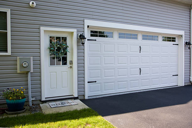 24/7 Emergency Garage Door Panel Replacement experts in Guin, AL